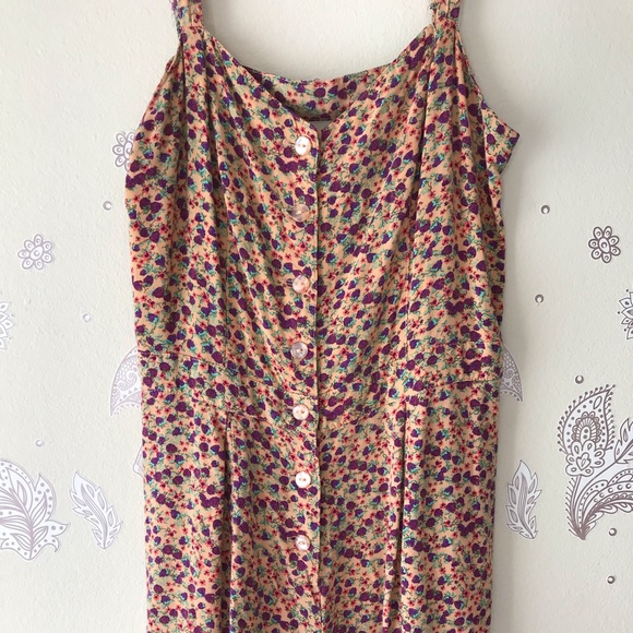 Adorable Floral Romper - Picture 2 of 4